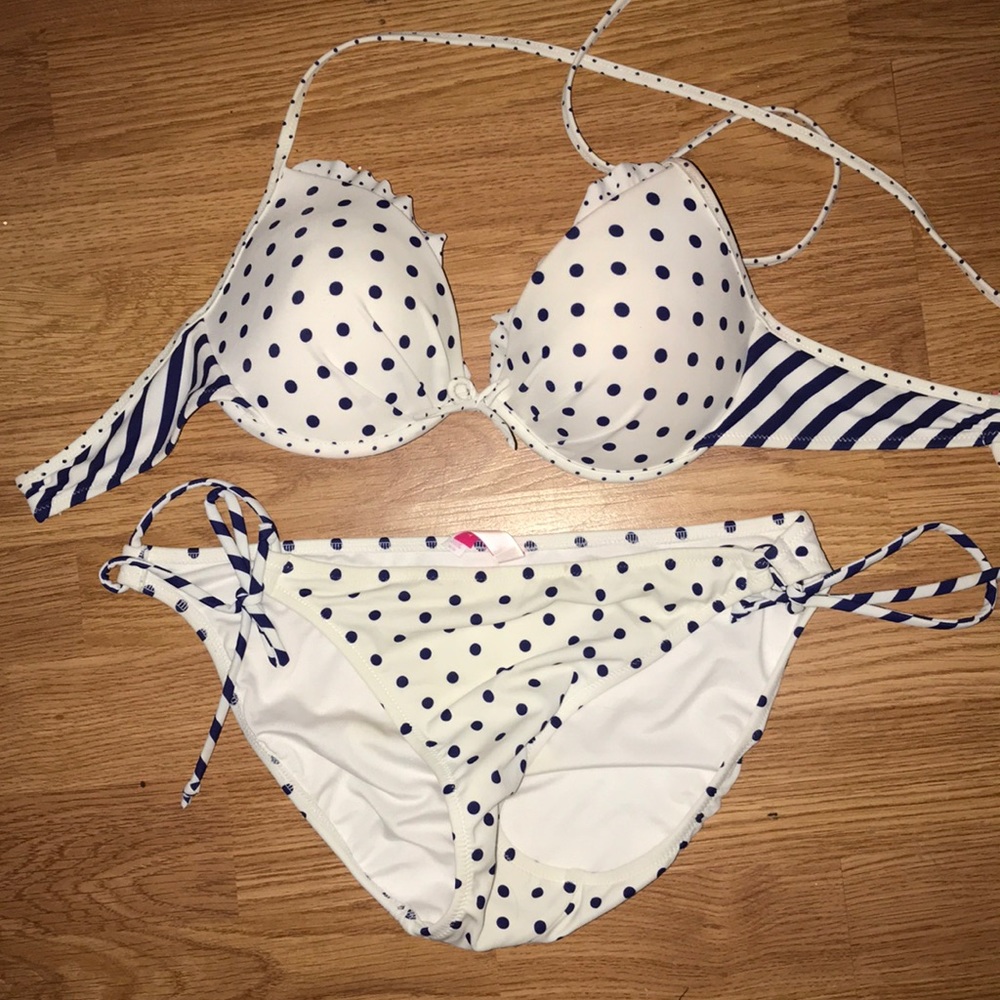 Polka dot/striped navy/white bikini